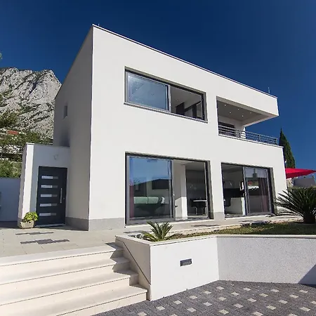 Marion Villa